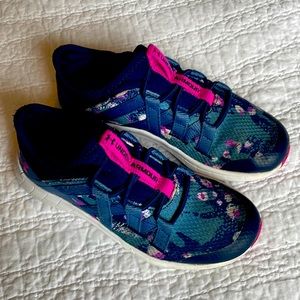 Girls Under Armour Slip-On’s 🥳